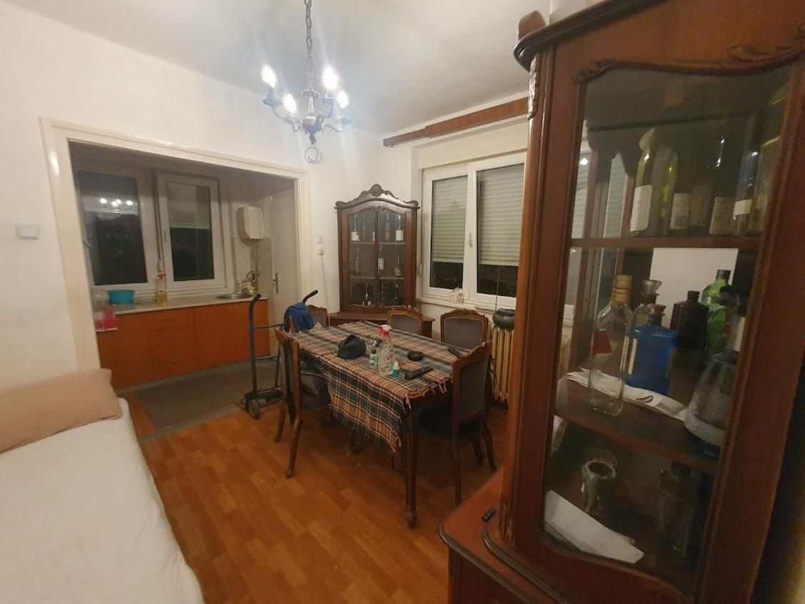 Nikola Hram Apartment เบลเกรด ภายนอก รูปภาพ
